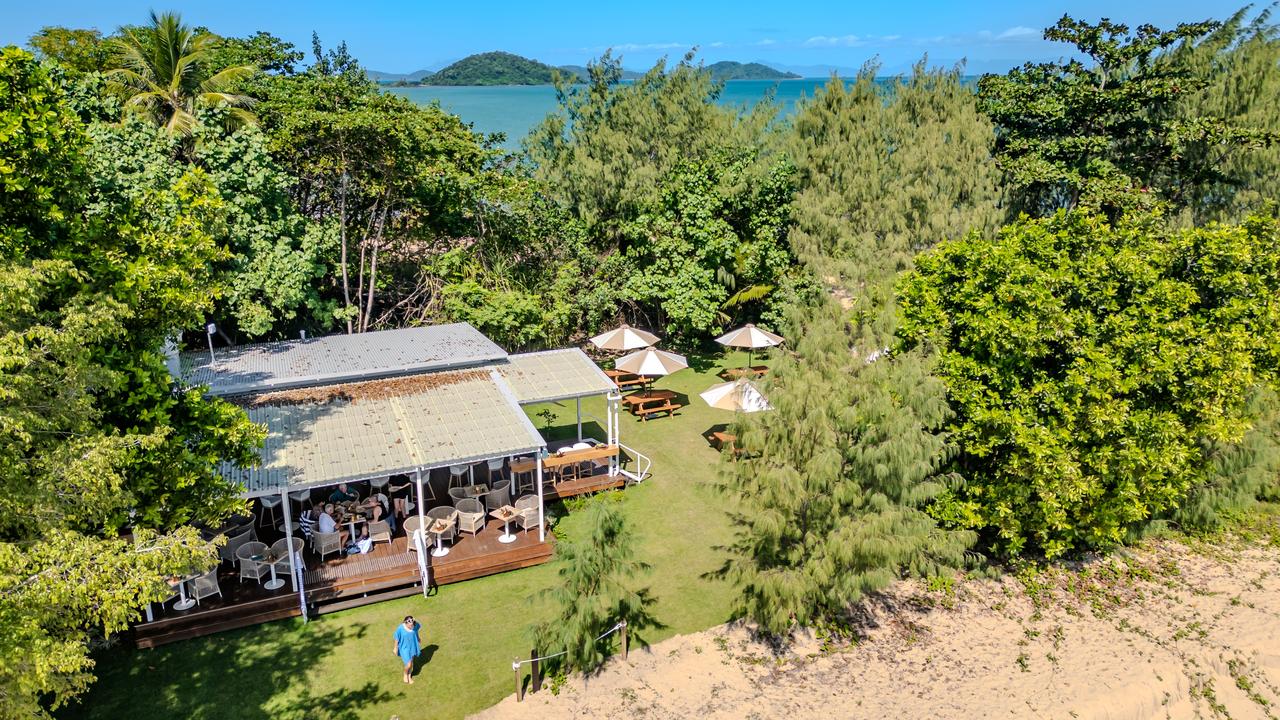 dunk island spit restaurant